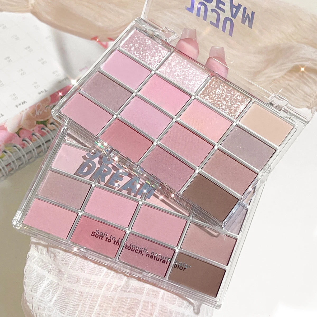 Dream 16 color eyeshadow palette - matte, glitter, shimmer, earth brown, purple and pink - low saturation everyday makeup