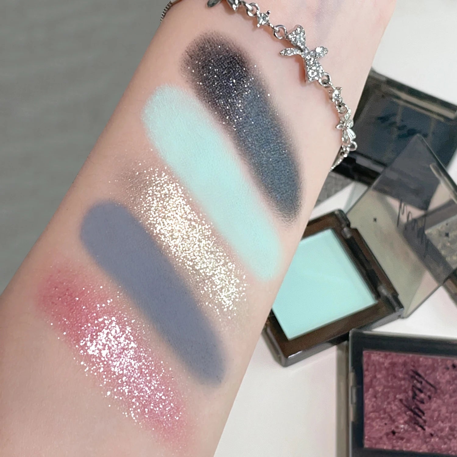 HISYI Dark Magic Monochrome Eye Shadow Pearlescent Matte Sequin Glitter Powder Eye Makeup Brightening Natural Makeup
