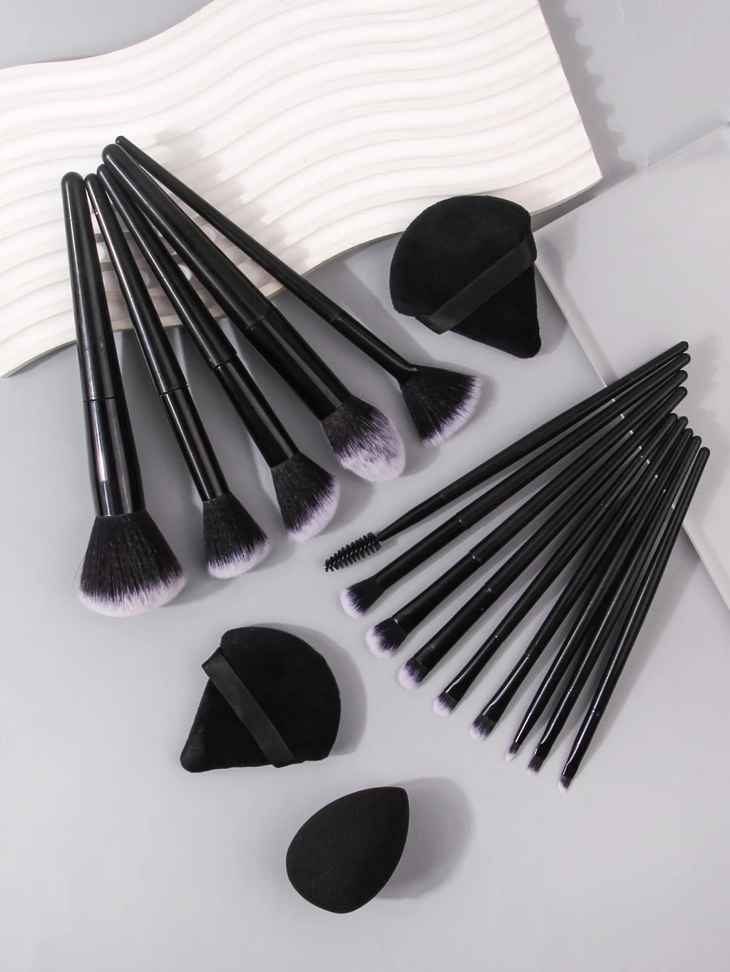 Black Makeup Brush Set Professional Super soft detail brush Blush Brush Foundation Concealer Eyeshadow Brush Women Beauty Tool